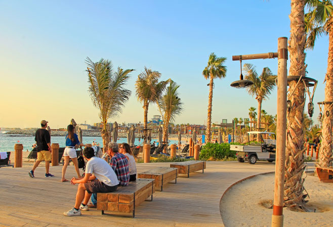 Outdoor dining experience in Dubai in January