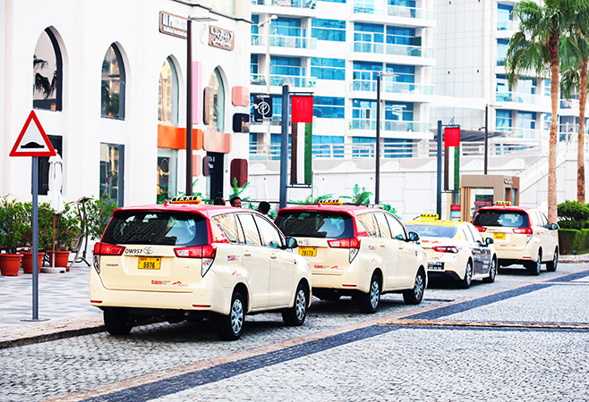 Comparison between Dubai public transport using an NOL card and taxi transportation costs for travelers