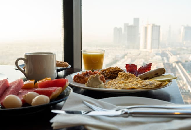 Popular brunch restaurants in Dubai with skyline and luxury dining